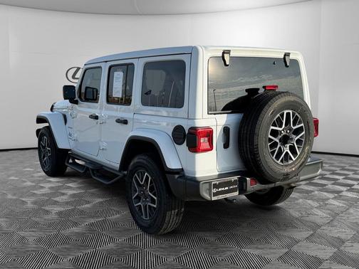 2024 Jeep Wrangler 4-Door Sahara 4x4