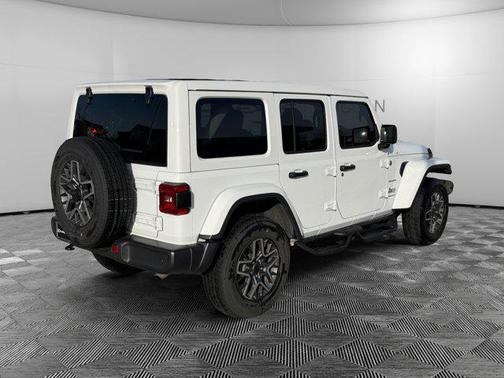 2024 Jeep Wrangler 4-Door Sahara 4x4