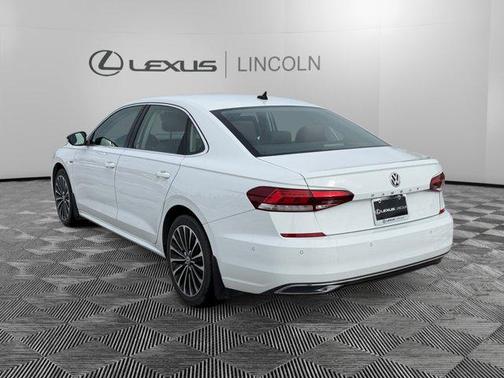 2022 Volkswagen Passat 2.0T Limited Edition