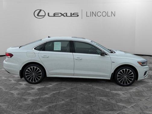 2022 Volkswagen Passat 2.0T Limited Edition