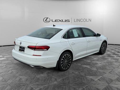 2022 Volkswagen Passat 2.0T Limited Edition