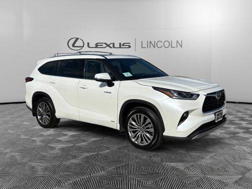 2021 Toyota Highlander Hybrid Platinum