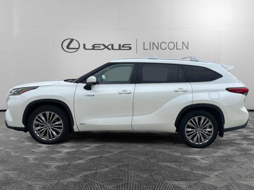 2021 Toyota Highlander Hybrid Platinum
