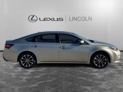 2017 Toyota Avalon Hybrid XLE Premium