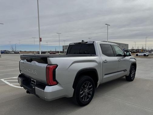 2023 Toyota Tundra Hybrid Platinum