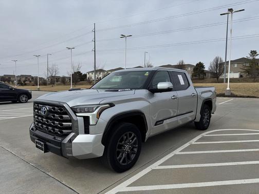 2023 Toyota Tundra Hybrid Platinum