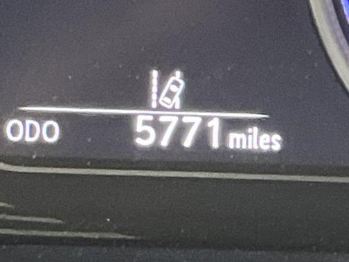 2025 Lexus ES 300h Base