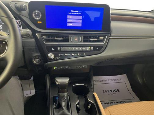 2025 Lexus ES 300h Base