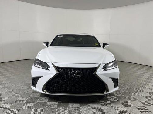 2025 Lexus ES 300h Base