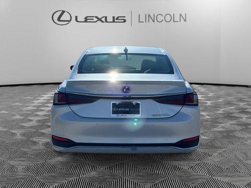 2025 Lexus ES 300h Luxury