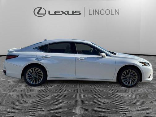 2025 Lexus ES 300h Luxury