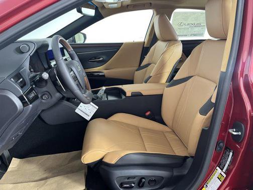 2025 Lexus ES 300h Luxury