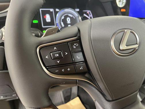 2025 Lexus ES 300h Luxury