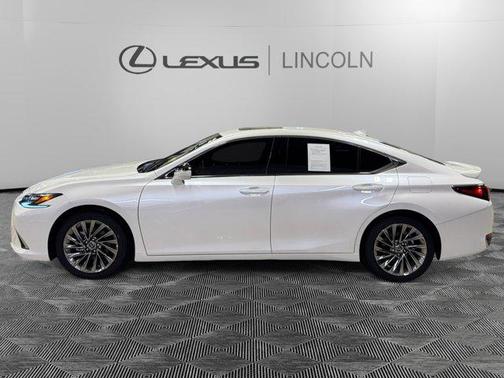 2025 Lexus ES 300h Ultra Luxury