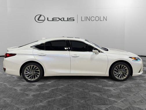 2025 Lexus ES 300h Ultra Luxury