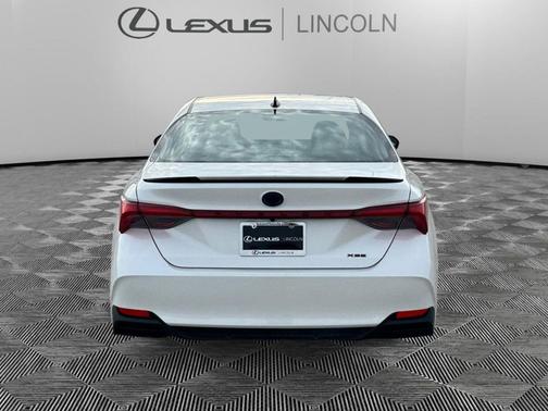 2022 Toyota Avalon Hybrid XSE