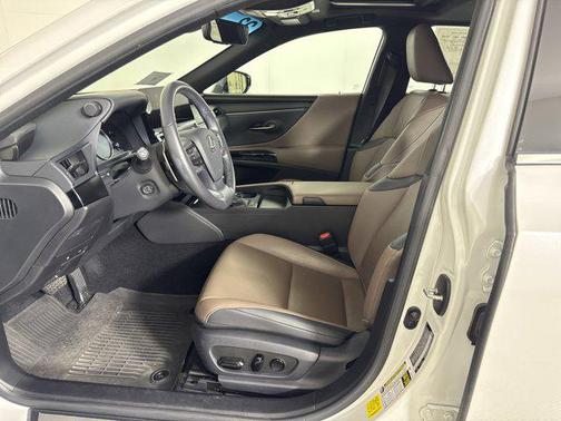 2023 Lexus ES 350 Base
