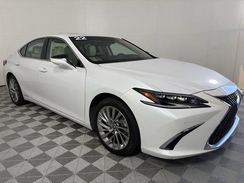 2022 Lexus ES 300h Ultra Luxury