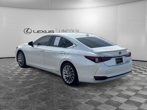 2020 Lexus ES 300h Luxury