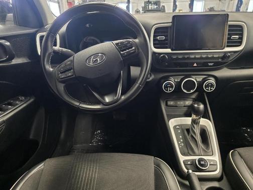 2022 Hyundai VENUE Limited