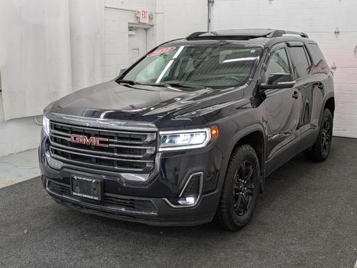 2022 GMC Acadia AT4