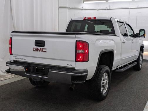 Summit White 2017 GMC Sierra 2500 SLE
