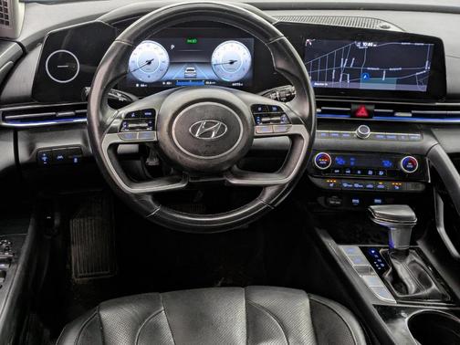 2022 Hyundai ELANTRA Limited