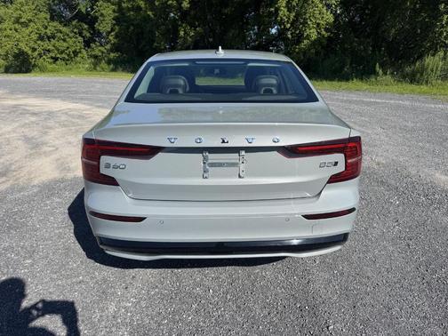 2025 Volvo S60 B5 Core