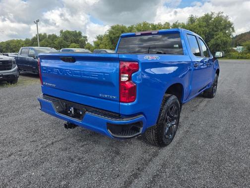 2025 Chevrolet Silverado 1500 Custom
