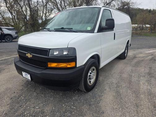 Summit White 2019 Chevrolet Express 2500 Work Van