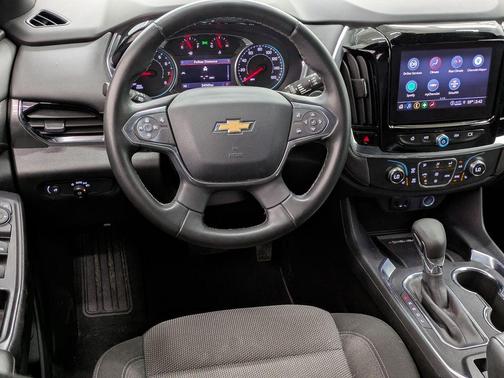 Summit White 2023 Chevrolet Traverse LT Cloth