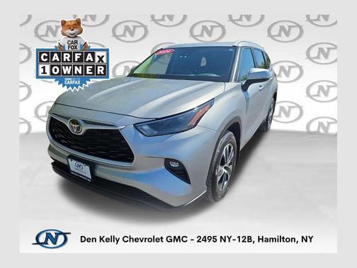 Celestial Silver Metallic 2024 Toyota Highlander XLE