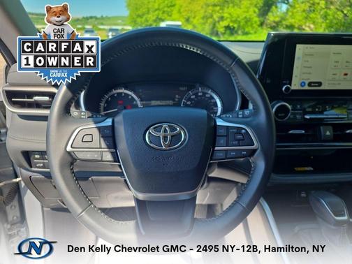 Celestial Silver Metallic 2024 Toyota Highlander XLE