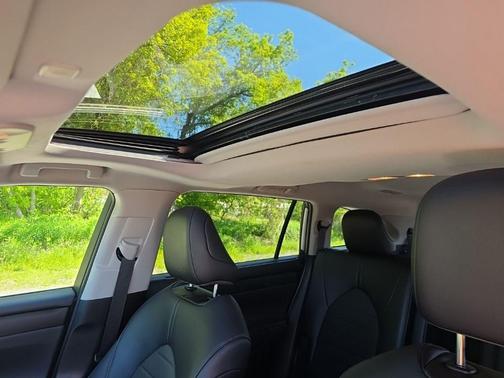 Celestial Silver Metallic 2024 Toyota Highlander XLE