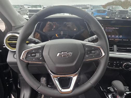 Mosaic Black Metallic 2026 Chevrolet Trax LT