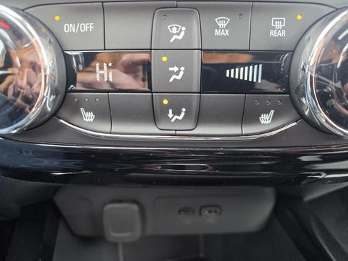 Mosaic Black Metallic 2026 Chevrolet Trax LT