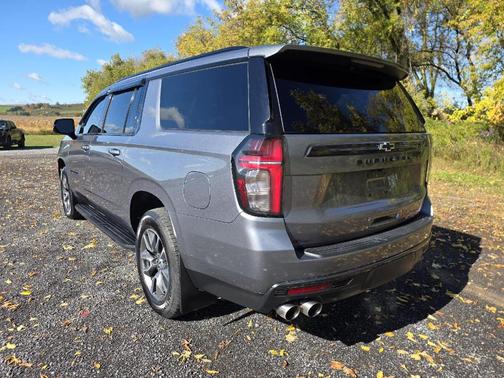 2022 Chevrolet Suburban RST