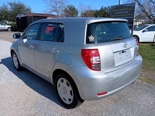 2010 Scion xD Base 4dr Hatchback 5M