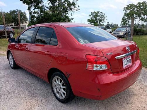 2010 Toyota Yaris Base