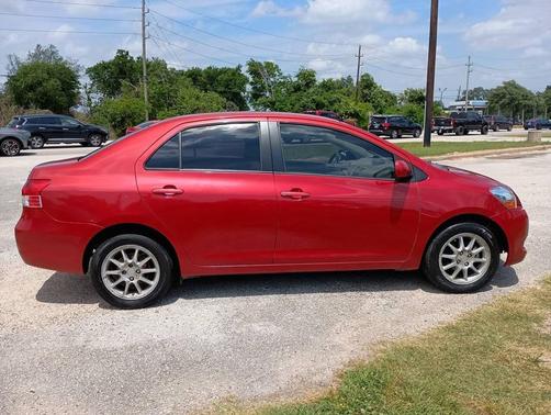 2010 Toyota Yaris Base