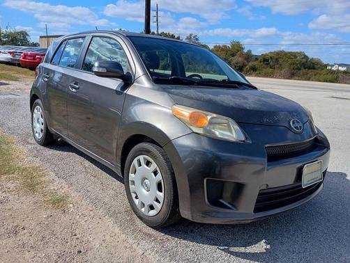2010 Scion xD Base 4dr Hatchback 4A