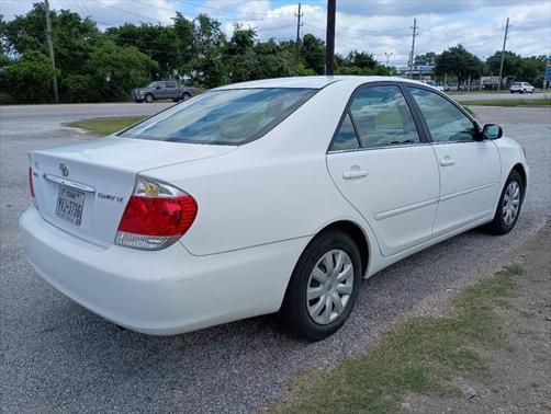 2006 Toyota Camry LE