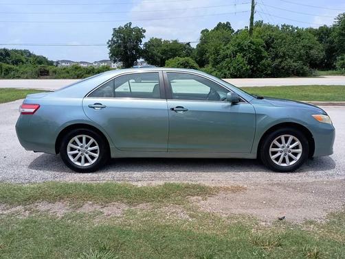 Aloe Green Metallic 2011 Toyota Camry XLE