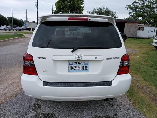 Super White 2004 Toyota Highlander Base