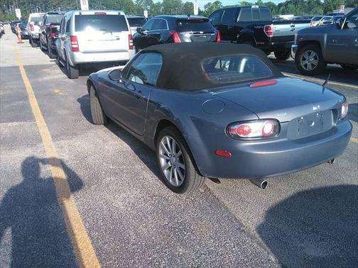 2008 Mazda MX-5 Miata Grand Touring 2dr Convertible (2L I4 6M)