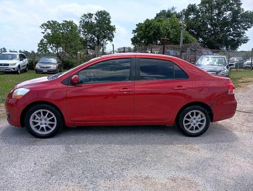 2010 Toyota Yaris Base