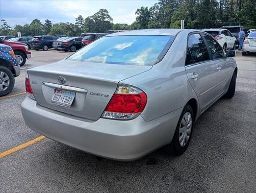 2005 Toyota Camry LE