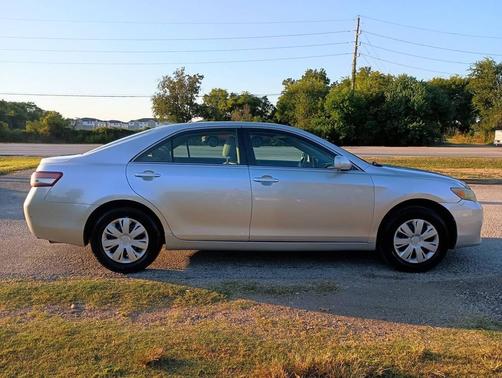 2010 Toyota Camry LE