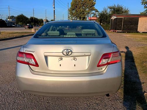 2010 Toyota Camry LE
