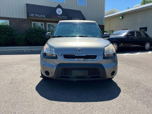 2010 Kia Soul +